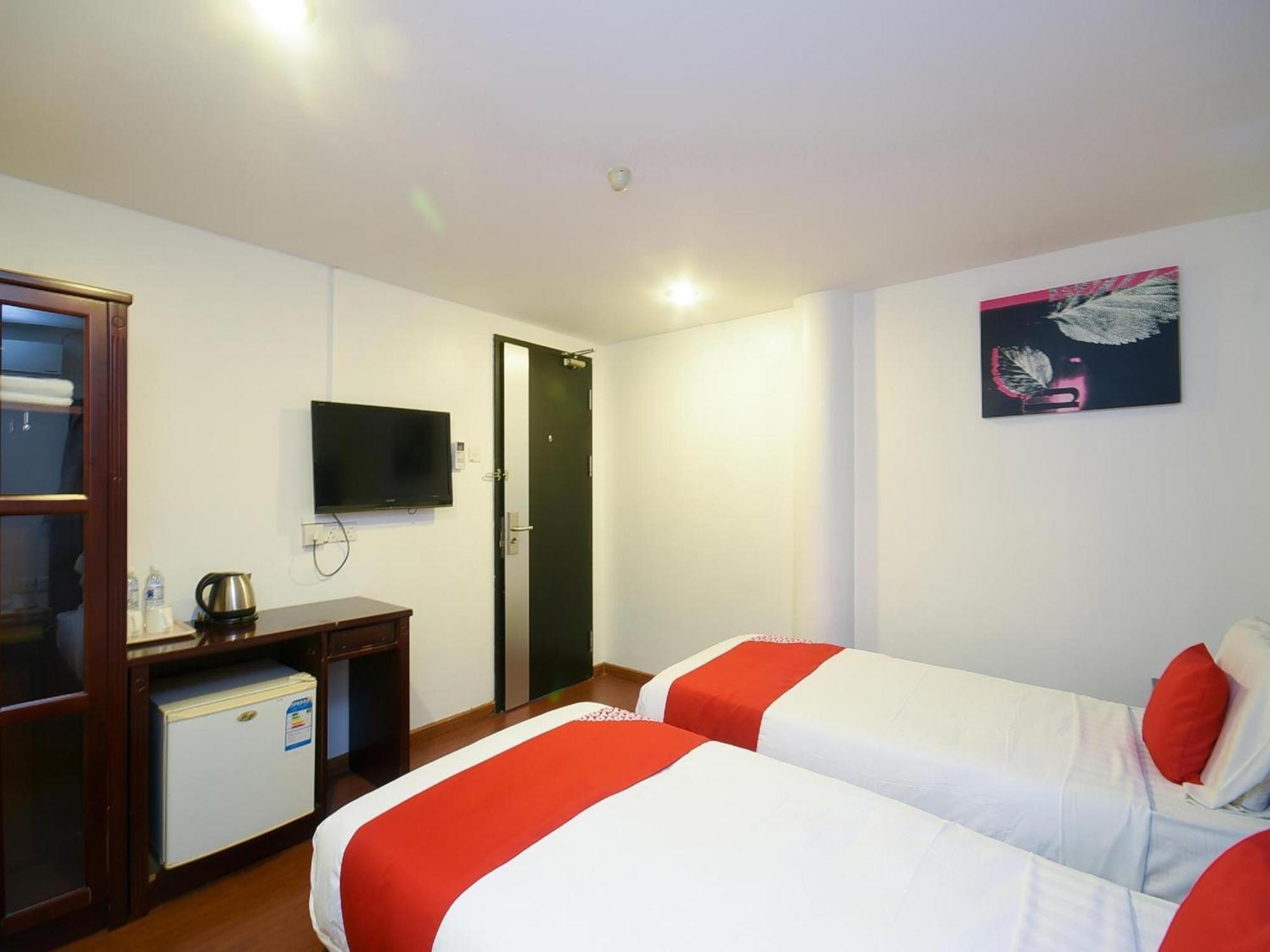 Super Oyo 976 Dragon Inn Miri Extérieur photo