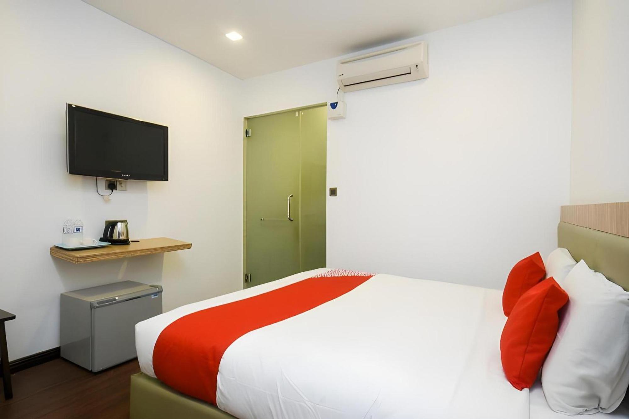 Super Oyo 976 Dragon Inn Miri Extérieur photo