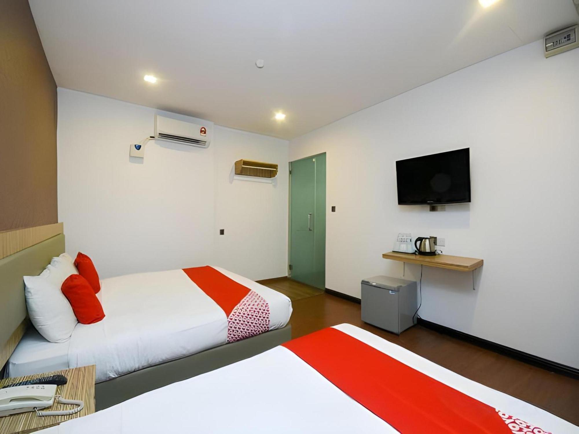 Super Oyo 976 Dragon Inn Miri Extérieur photo