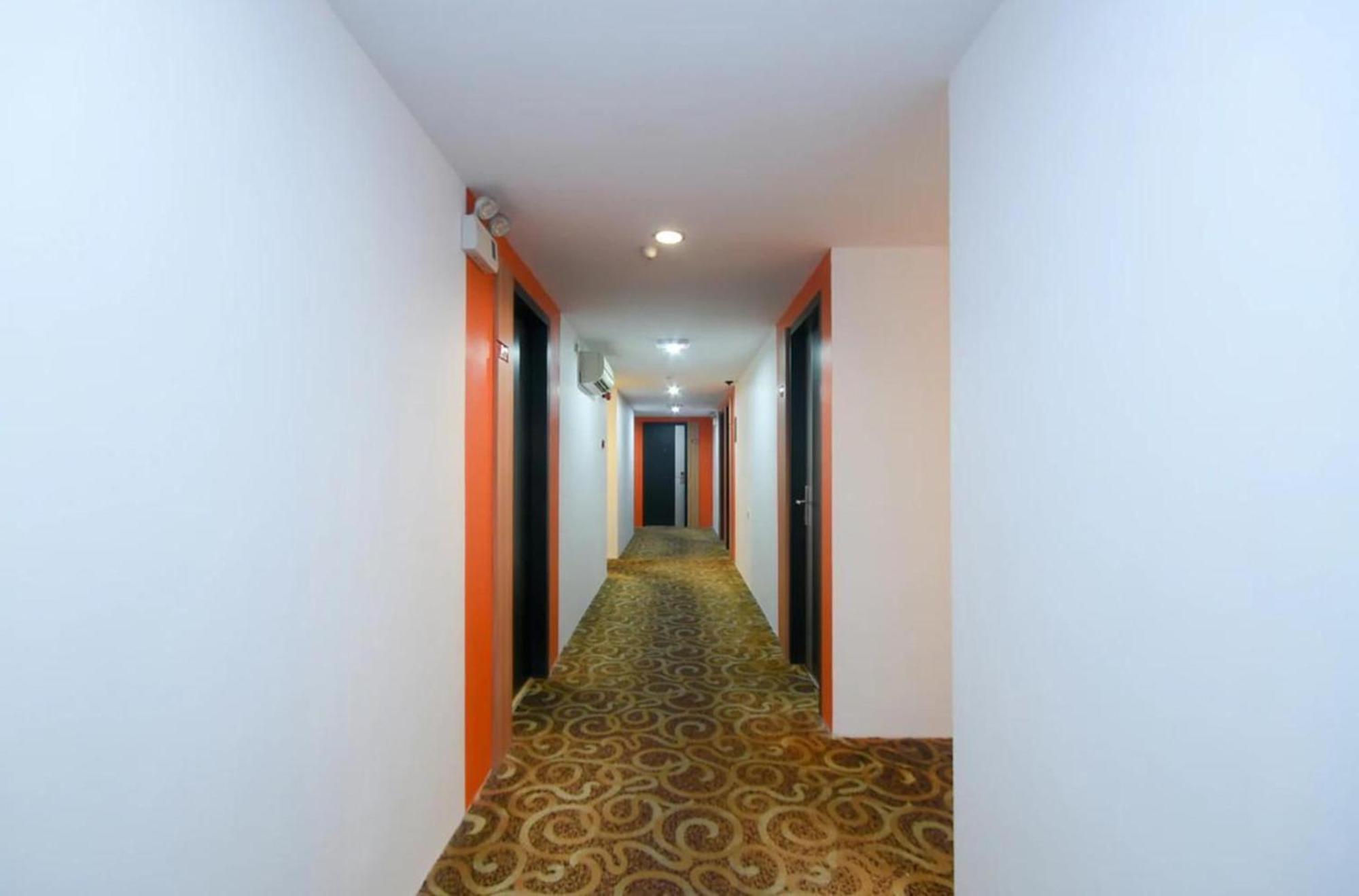 Super Oyo 976 Dragon Inn Miri Extérieur photo
